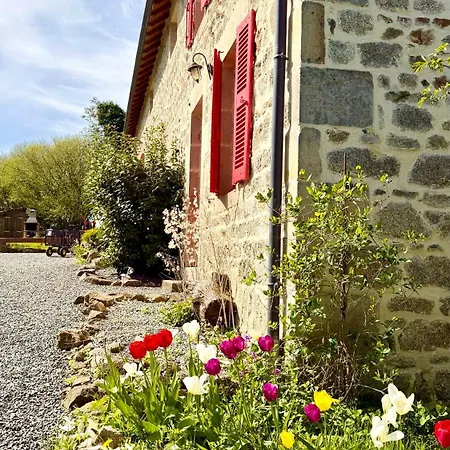 De Groupe Auverg'nature Jusqu'a 15 Personnes Au Coeur Des Volcans Ferienhaus Espinasse (Puy-de-Dome)