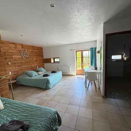 Ferienhaus De Groupe Auverg'nature Jusqu'a 15 Personnes Au Coeur Des Volcans *